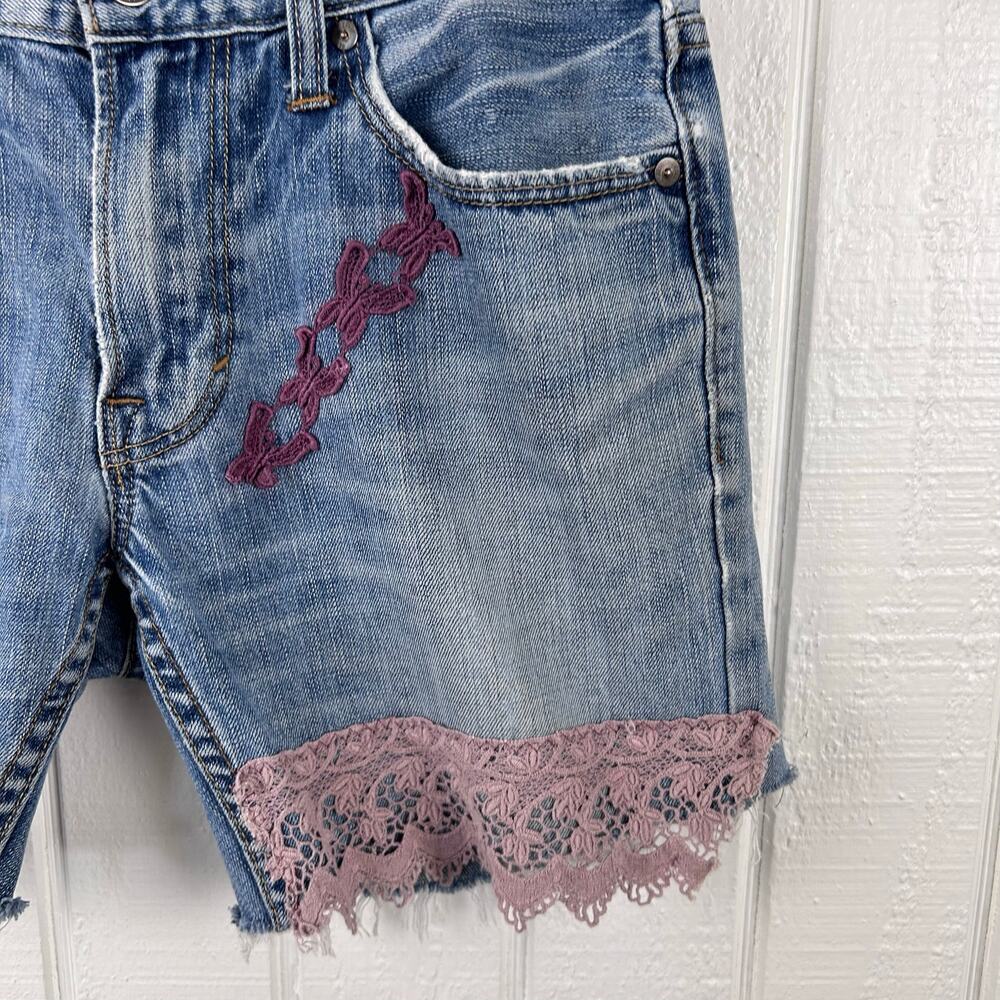 American Eagle Reworked Lace Trim Denim Shorts Boho Coquette Upcycled Size 6 - Picture 3 of 6